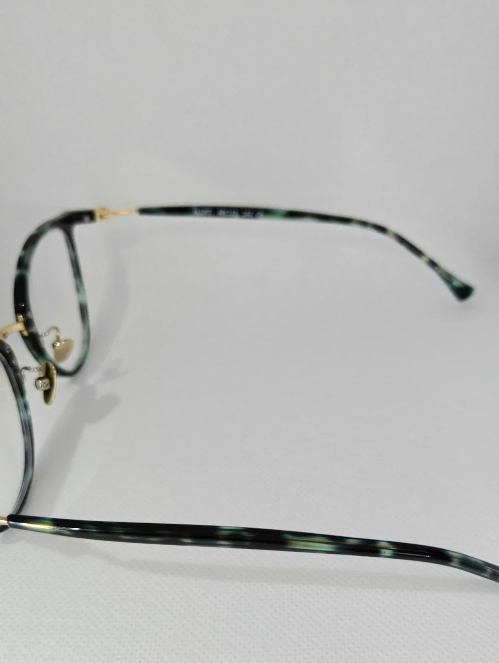 Aloft. Classic Round Women's Eyeglasses in Green Marble Tortoise Gold.